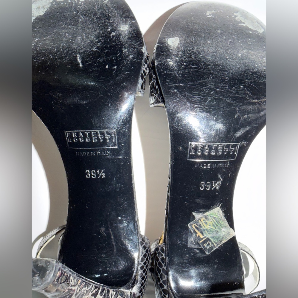 Worn Fratelli Rossetti Black Textured heels. - Picture 8 of 8